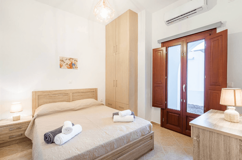 Island Life Services |  Διαχείριση Τουριστικών Ακινήτων και Βιλών σε Κρήτη και Σαντορίνη