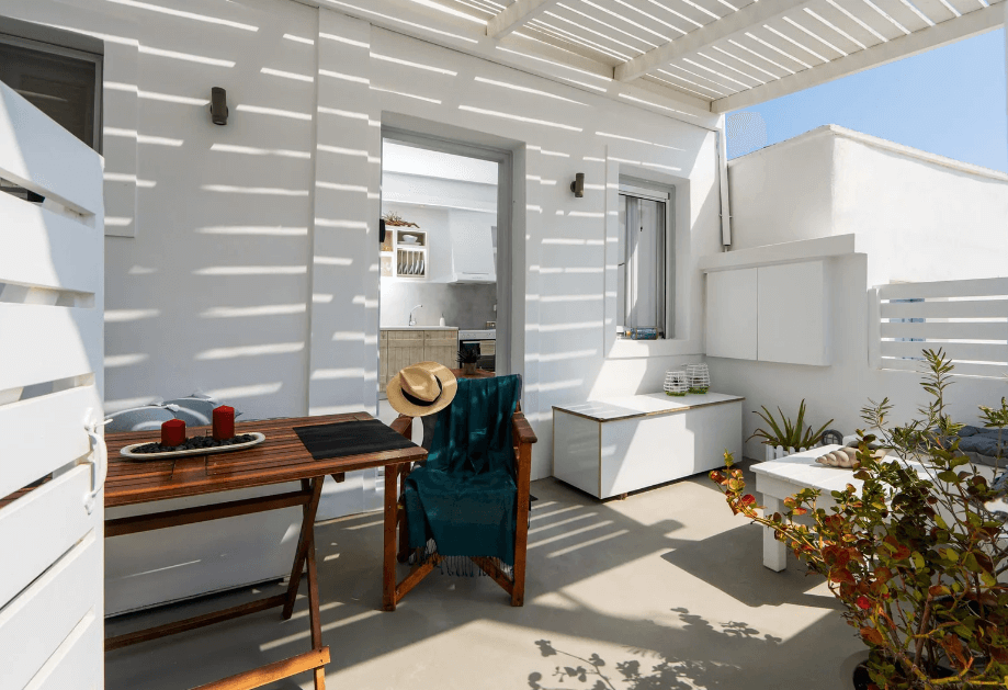 Island Life Services |  Διαχείριση Τουριστικών Ακινήτων και Βιλών σε Κρήτη και Σαντορίνη
