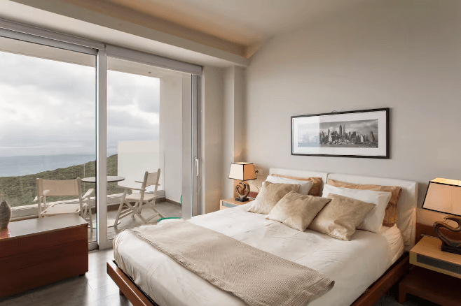 Luxury Seaside Villa 2 Island Life Services | Διαχείριση Τουριστικών Ακινήτων και Βιλών σε Κρήτη και Σαντορίνη